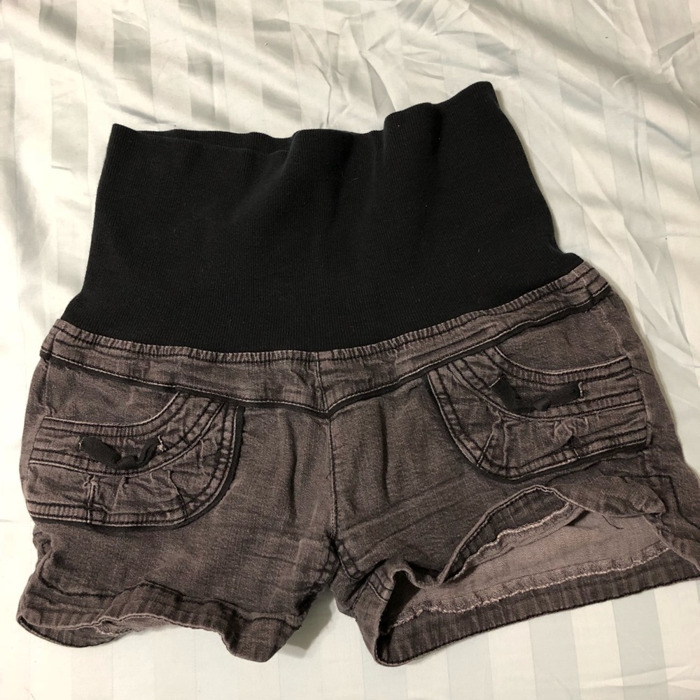 Maternity shorts size 3